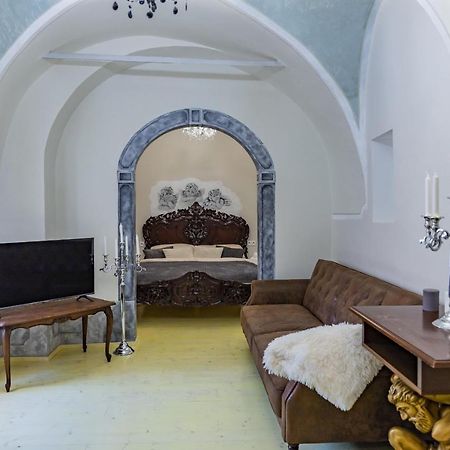 Apartman Charlotte V Dome So Studnou Na Streche Banska Stiavnica Exterior foto