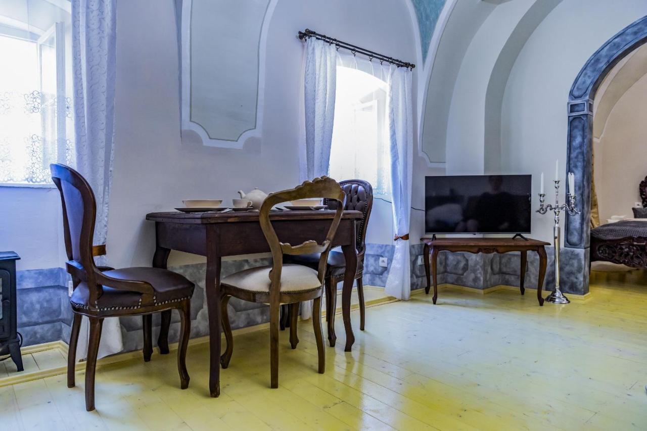 Apartman Charlotte V Dome So Studnou Na Streche Banska Stiavnica Exterior foto
