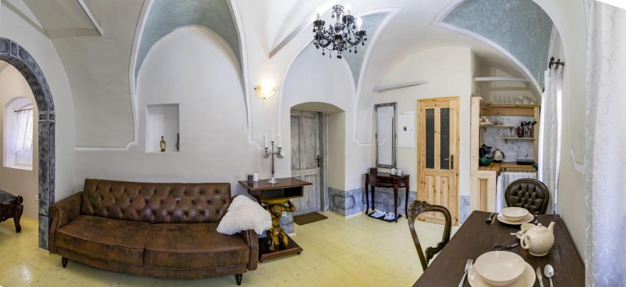 Apartman Charlotte V Dome So Studnou Na Streche Banska Stiavnica Exterior foto