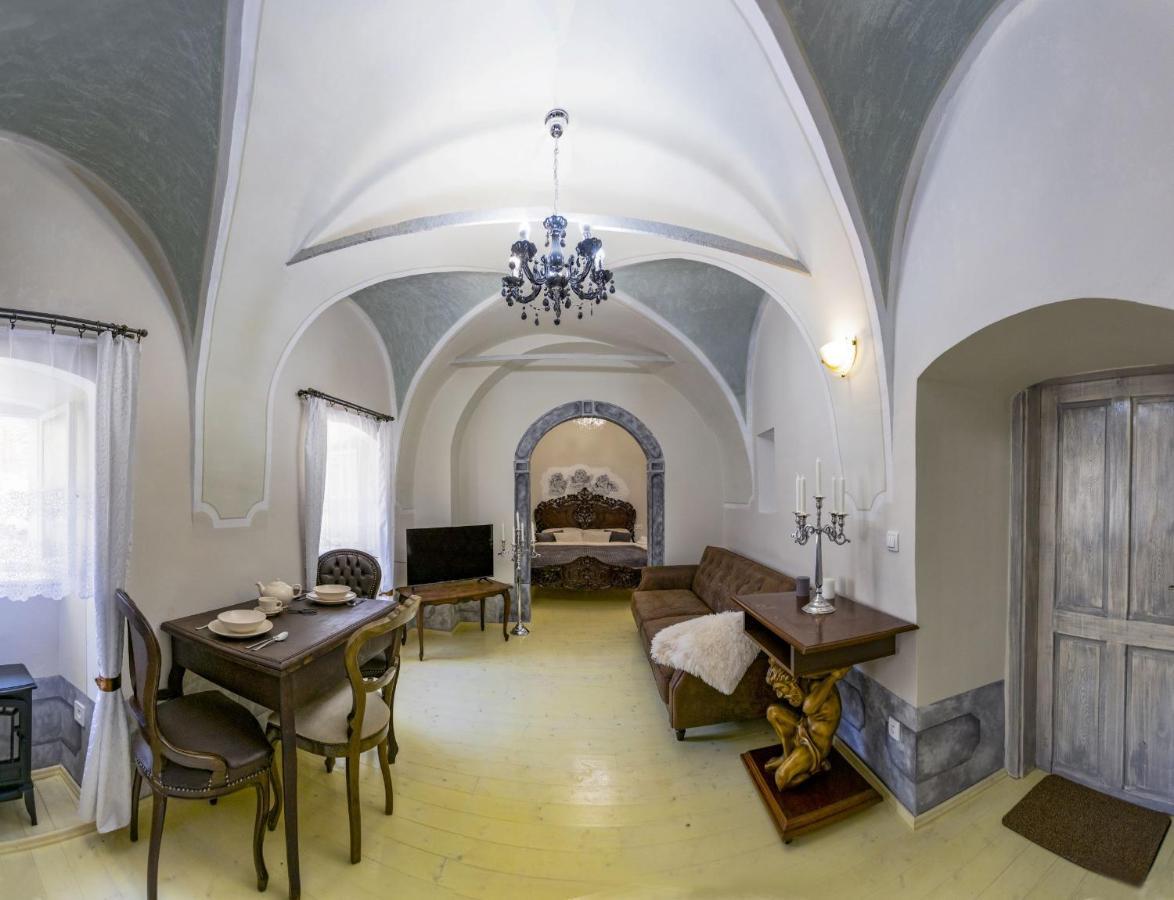 Apartman Charlotte V Dome So Studnou Na Streche Banska Stiavnica Exterior foto