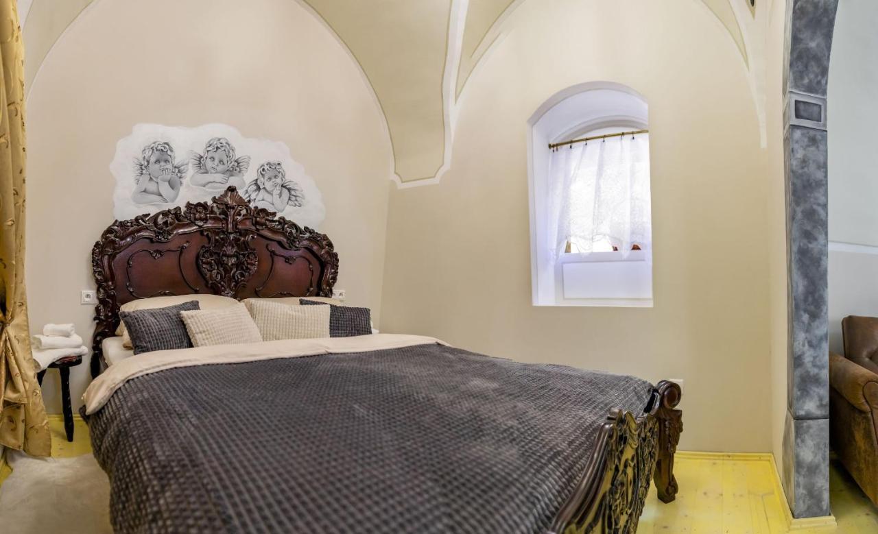 Apartman Charlotte V Dome So Studnou Na Streche Banska Stiavnica Exterior foto