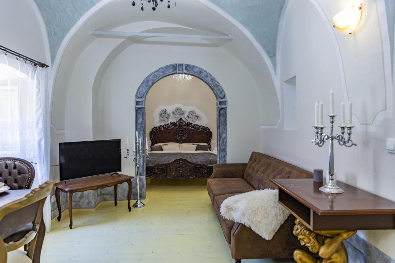 Apartman Charlotte V Dome So Studnou Na Streche Banska Stiavnica Exterior foto