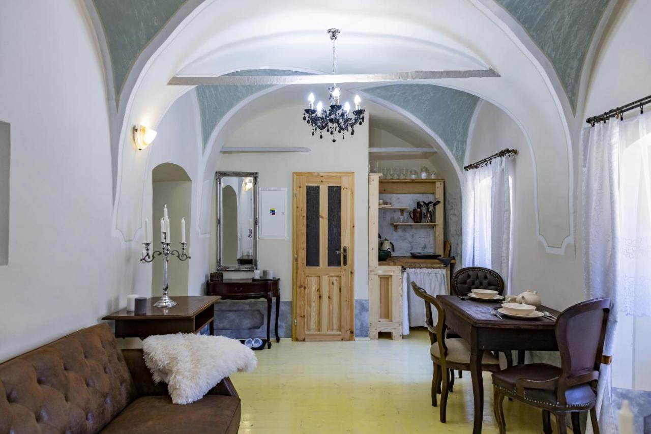 Apartman Charlotte V Dome So Studnou Na Streche Banska Stiavnica Exterior foto